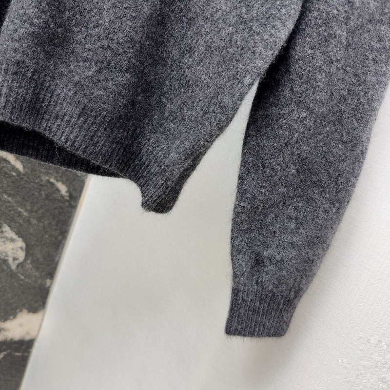 chr1st1an D10r sweaters